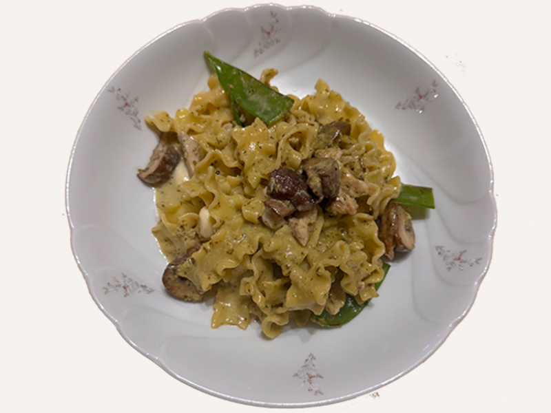 Hähnchen mit Nudeln und Gemüse